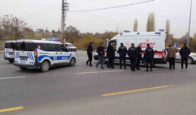 Ekip Aracında Rahatsızlanan Polis Memuru Hastaneye Kaldırıldı