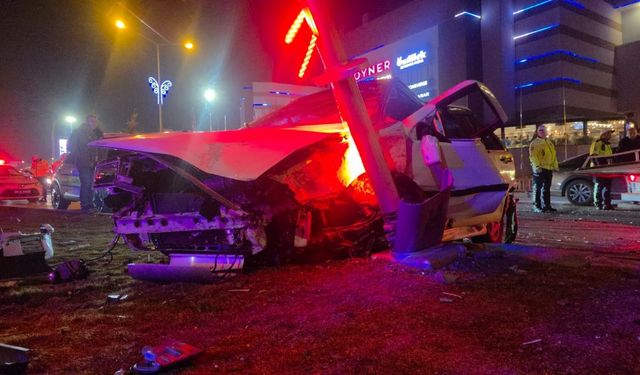 Polisten Kaçan Sürücü Kazaya Neden Oldu: 3 Yaralı