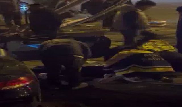 Diyarbakır'da 2 Otomobil Çarpıştı: 2 Yaralı