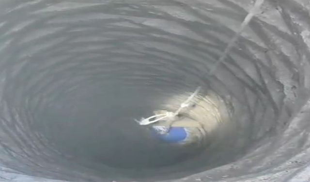 Kuyuda Mahsur Kalan Horoz Kurtarıldı