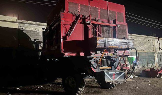 Şanlıurfa'da Park Halindeki Biçerdöverin Milyonluk Parçaları Çalındı!