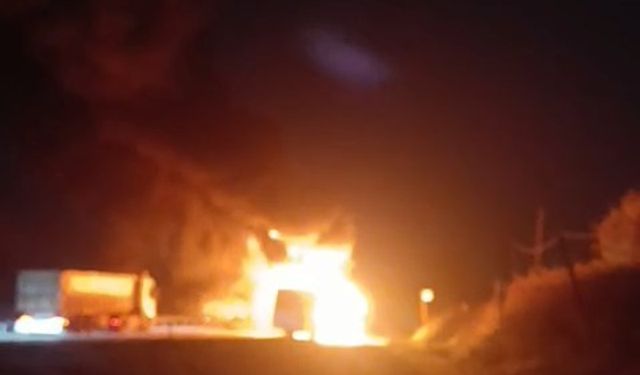 Servis Otobüsü Seyir Halinde Alev Aldı