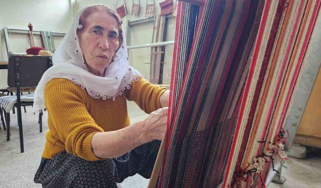 Hozat İlçesinde Kadınlar, “Cacım” Dokumasını Geleceğe Taşıyor