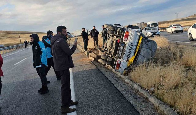 Van’da Zincirleme Kaza: 6 Araç Birbirine Girdi, 3 Yaralı