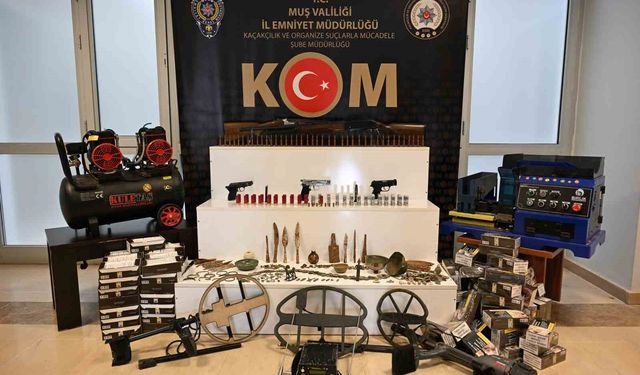 Muş’ta KOM Operasyonu: Silah, Mühimmat ve Tarihi Eserler Ele Geçirildi