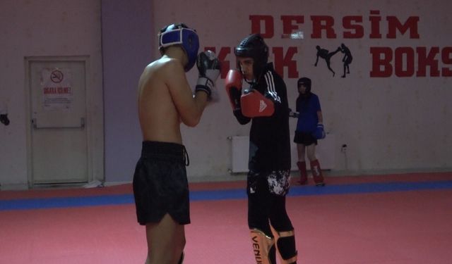 Tuncelili Sporculardan Uluslararası Muaythai Turnuvasında Büyük Başarı