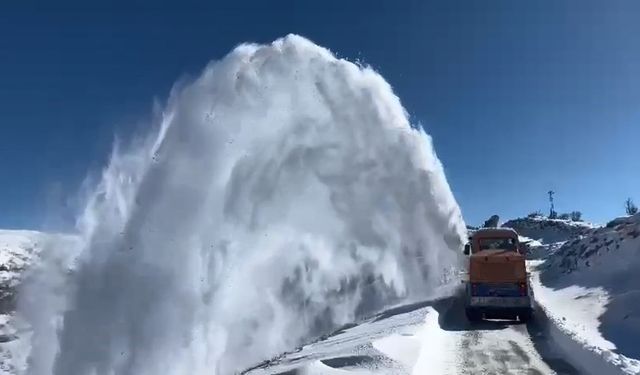 Elazığ’da Karla Mücadele: 57 Köy Yolu Ulaşıma Açıldı