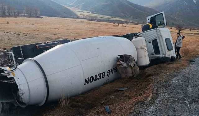 Bitlis'te Beton Mikseri Devrildi: 1 Yaralı