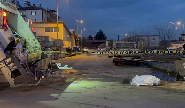 Elazığ'da Çöp Kamyonunun Altında Kalan Belediye İşçisi Öldü