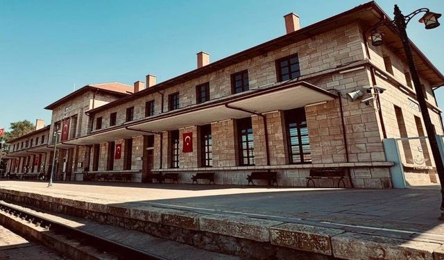 Erzincan Tren Garı: Depremlere Rağmen Ayakta Kaldı