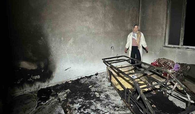 Hakkari'de Patlayan Cep Telefonu Yangına Yolaçtı: 9 Çocuklu Aile Mağdur Oldu