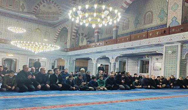 Bingöl'de 'Regaip Kandili' Dualarla İdrak Edildi