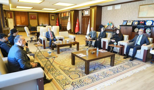 Rektör Çelik, Dünya Engelliler Günü’nde Öğrencilerle Buluştu