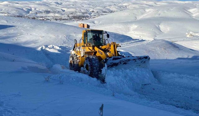 Yoğun Kar Yağışı Sonrası 161 Köy Yolu Ulaşıma Kapandı