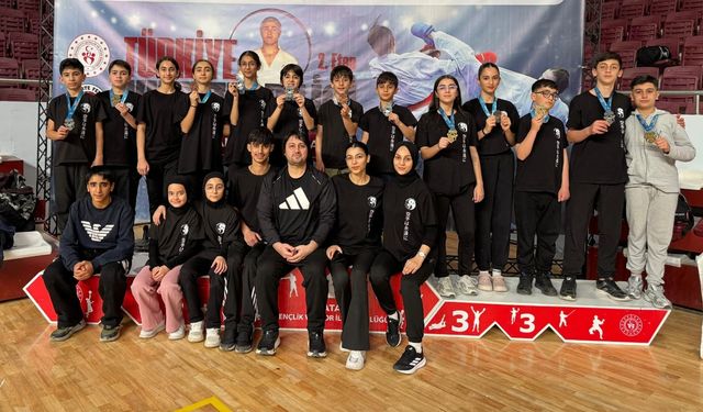 Bingöllü Karateciler 17 Madalya Kazandı