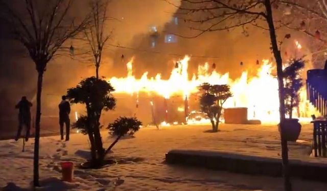 Diyarbakır'da Kafede Korkutan Yangın