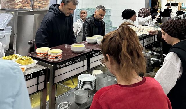 Üniversitelilerle İftar Sofrasında Buluştu