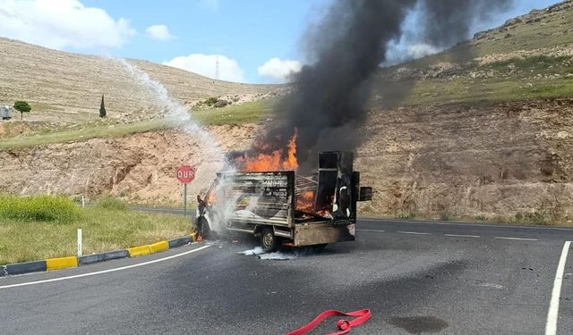 Seyir Halindeki Kamyonette Korkutan Yangın