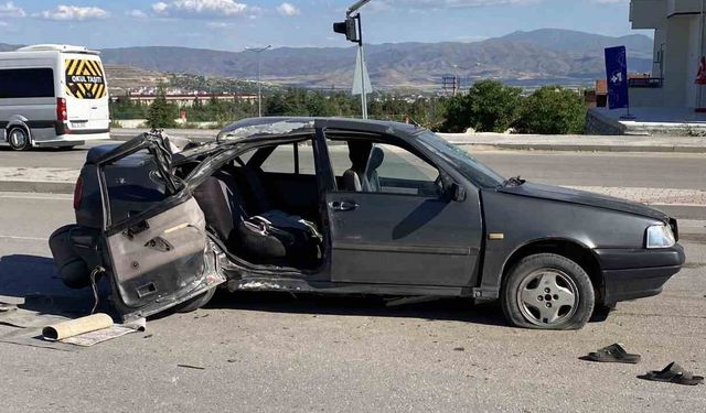 Elazığ'da Trafik Kazası: 1'i Ağır 3 Yaralı