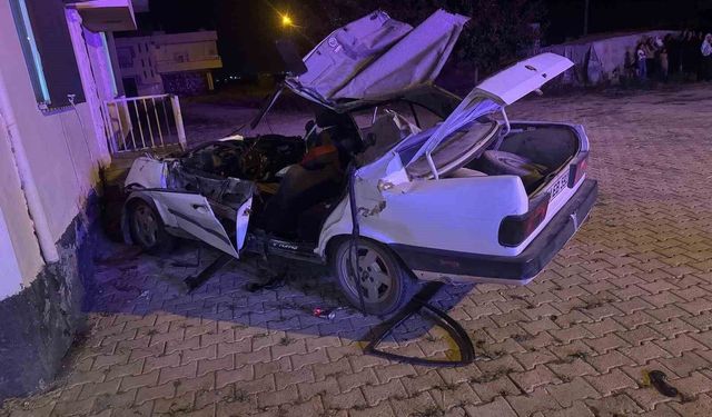 Trafik Kazası: 1'i Çocuk 4 Kişi Yaralandı