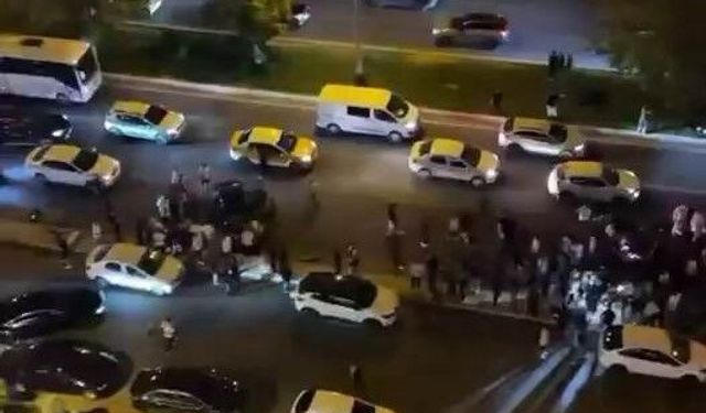 Diyarbakır'da İki Otomobil Çarpıştı: 2 Yaralı