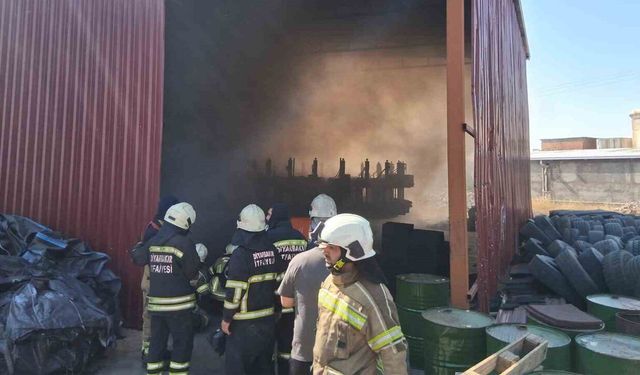Diyarbakır'da Fabrikada Korkutan Yangın!