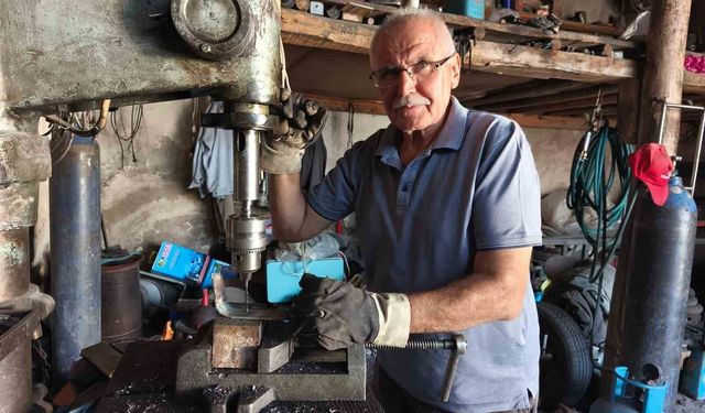 50 Yıllık Demir Ustası Mesleğini Yaşatıyor