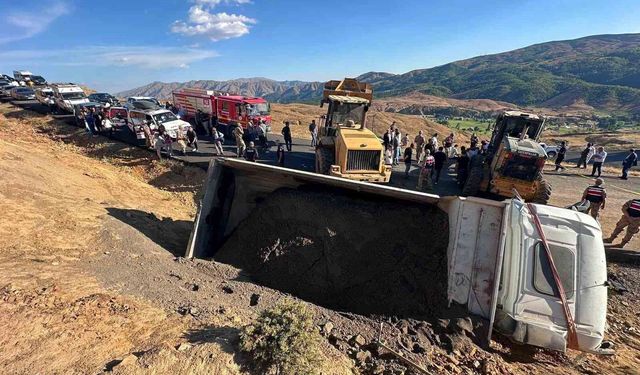 Kamyon Kontrolden Çıktı: 1 Kişi Hayatını Kaybetti