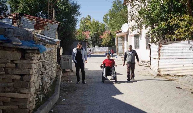 Engelli Gence Akülü Sandalye Desteği