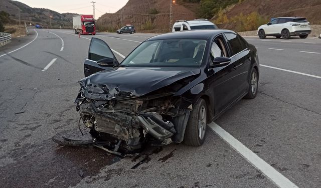 Bingöl Erzurum Yolunda Kaza: 3 Yaralı