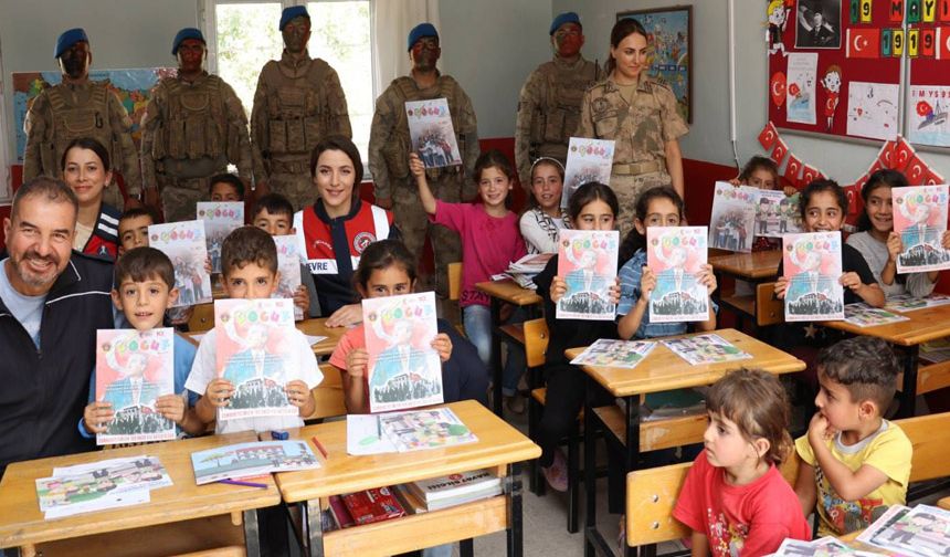 Bingöl'de Jandarma, Öğrencilerin Okul Heyecanına Ortak Oldu