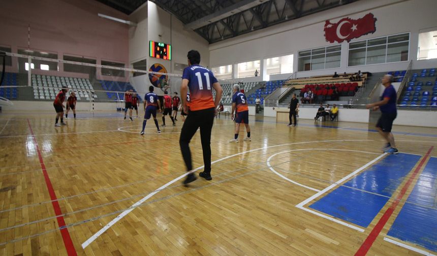 Bingöl'de Kamu Spor Oyunları Voleybol Final Heyecanı