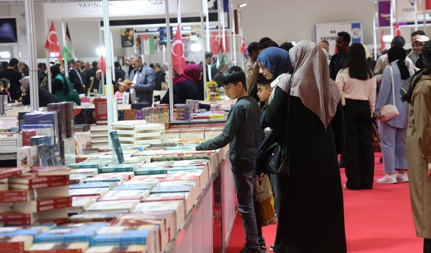 Elazığ'da 5. Kitap Fuarı Açıldı