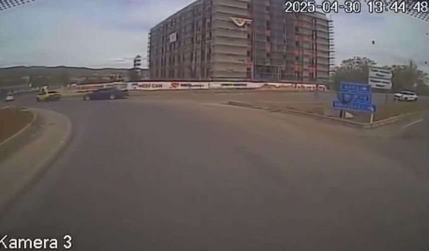 Berti Kavşağı’nda Hızını Alamayan Otomobil Takla Attı