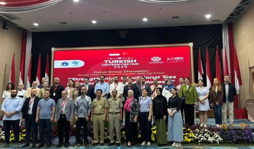 Rektör Çelik, Jakarta Milli Eğitim Müdürlüğüne Bağlı Okul temsilcileri İle Bir Araya Geldi