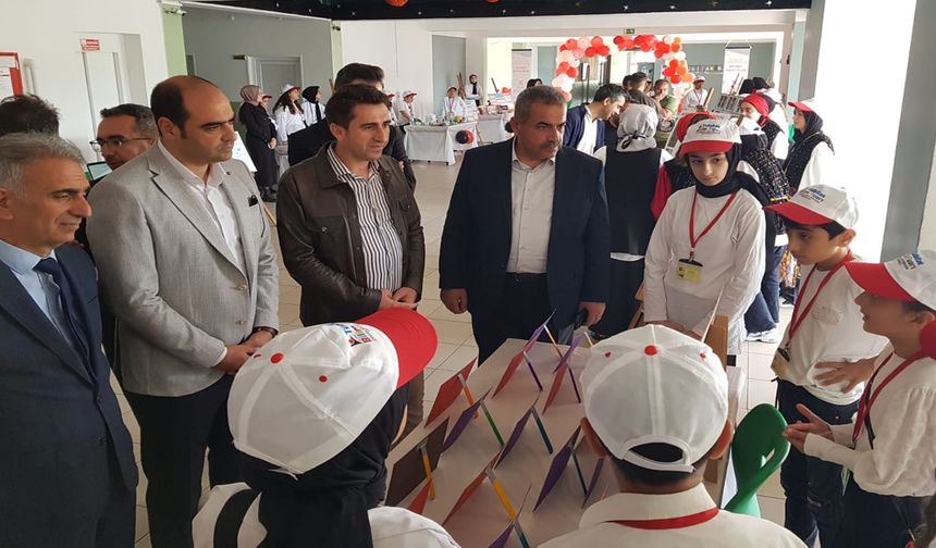Bingöl'de 'Türkiye'nin En Büyük Köyünde' TÜBİTAK Bilim Şenliği Heyecanı!