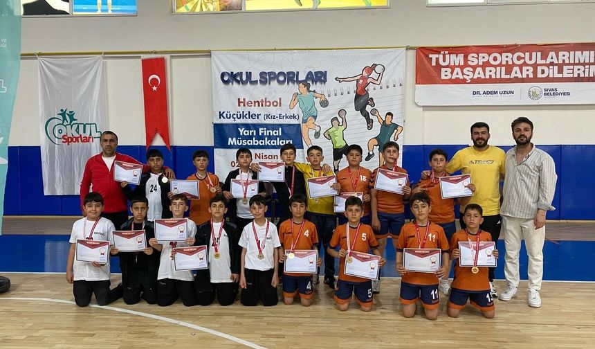 Bingöl Genç İnönü Ortaokulu, Türkiye Finalleri'ne Yükseldi