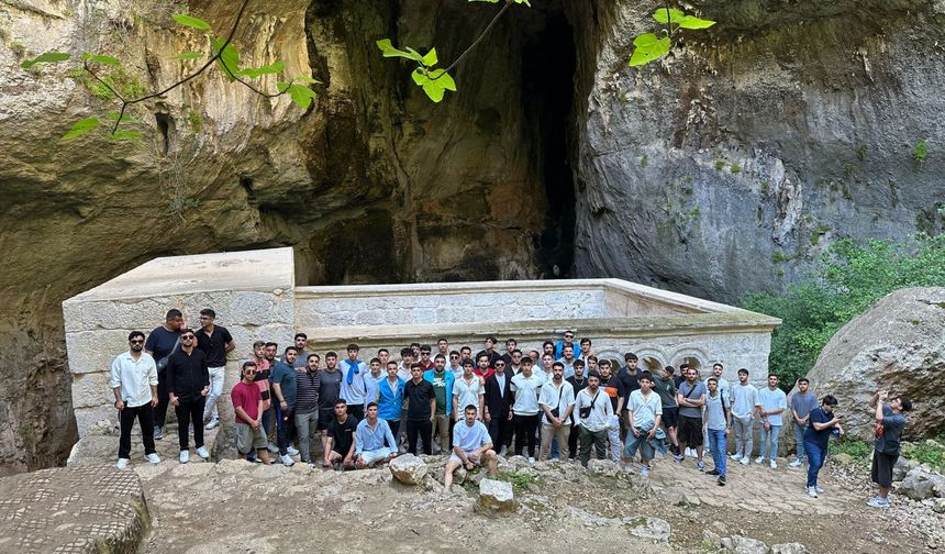 Gençlik Kampları Kapsamında Bingöl Üniversitesi Öğrencileri Mersin’e Gitti