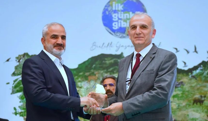 Prof. Dr. Abdurrahman Gül, Yaban Hayvanları Kongresi’ne Katıldı