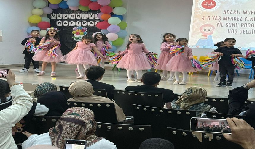 Bingöl'ün İlçesinde Miniklerin Mezuniyet Heyecanı!