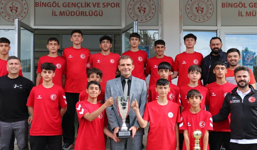 Bingöl Takımı Hentbolde Türkiye Şampiyonu!