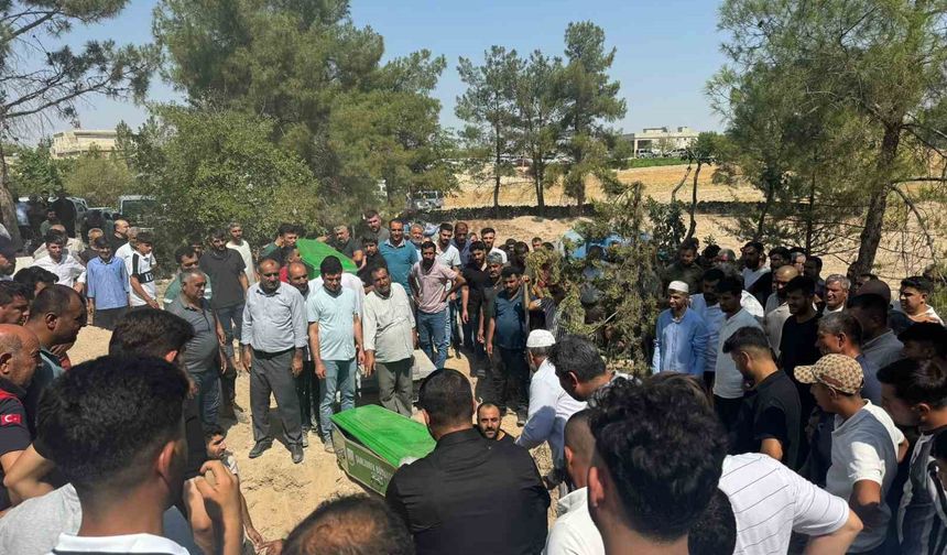 Fırat Nehri’nde Boğulan İki Kız Kardeş Yan Yana Defnedildi
