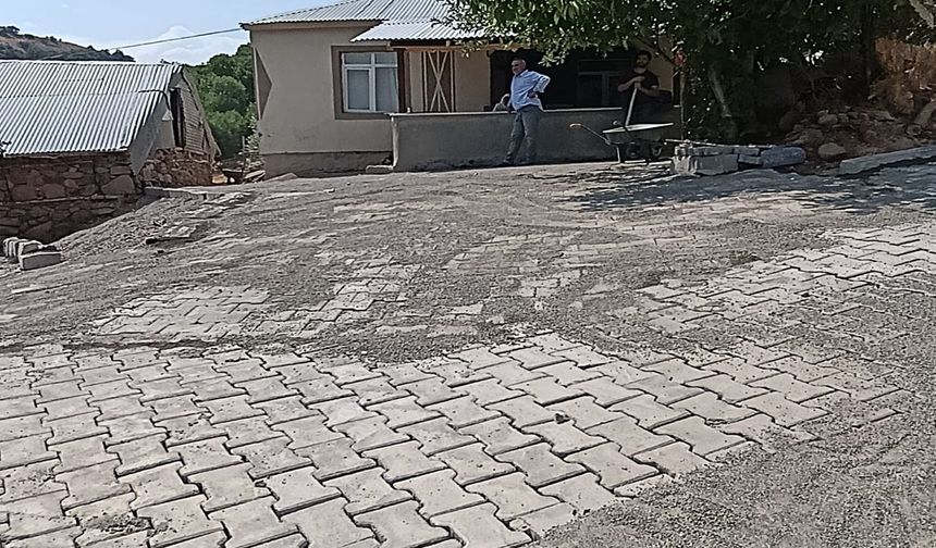 Adaklı'nın Köylerinde Bakım Onarım Çalışması