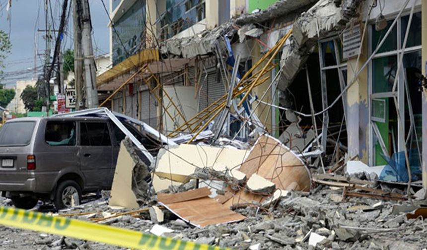 7.4 Büyüklüğünde Deprem!