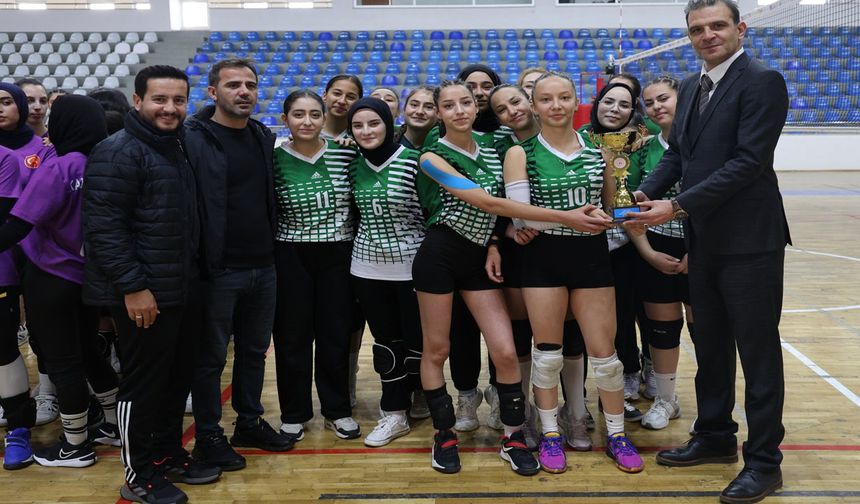 Bingöl'de Voleybol Müsabakaları Finali