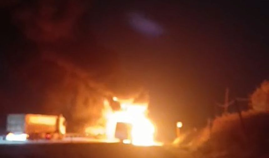 Servis Otobüsü Seyir Halinde Alev Aldı