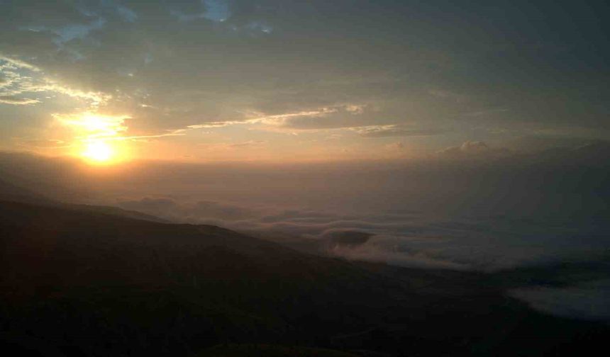 Gün Doğumunda Erzincan’ı Saran Sis Büyüledi