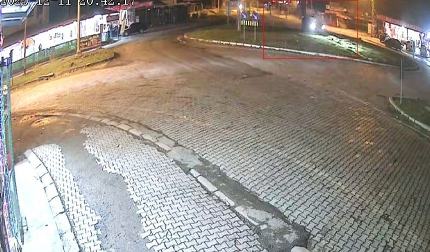 Elazığ-Bingöl Karayolunda Otomobil Refüje Çıktı: 1 Yaralı