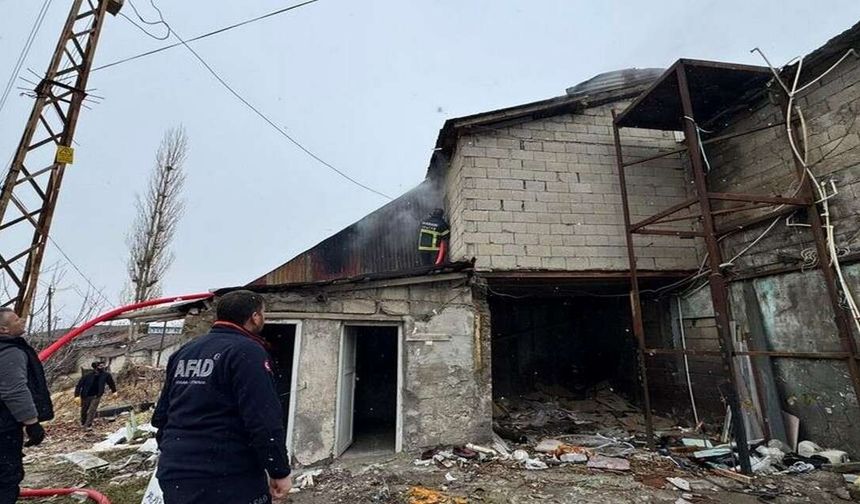 Atölyede Sobaya Dökülen Tiner Patladı, Bir Çocuk Yaralandı