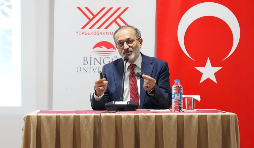 Prof. Dr. Çelik, Bingöl TBMM Fen Lisesi’nde Konferans Verdi